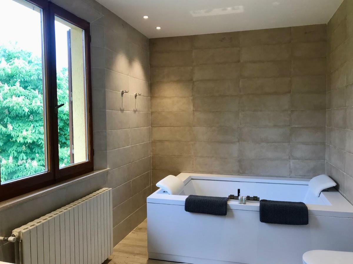 Deluxe Double Room Bath,1598443031:JPEG