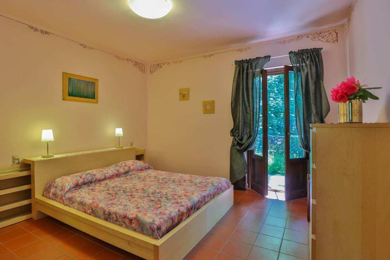 One-Bedroom Apartment,807854442:JPEG
