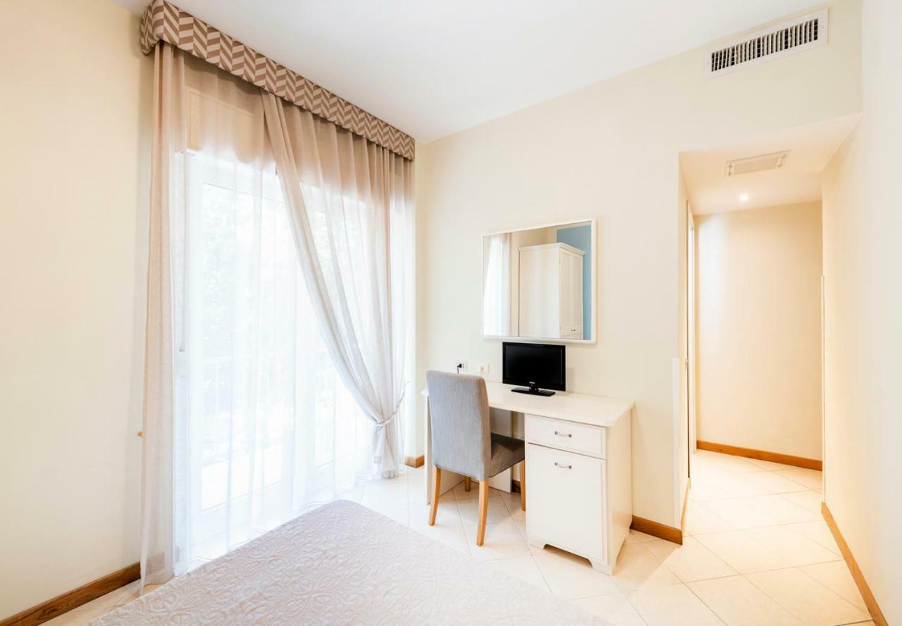 Single Room,815318846:JPEG