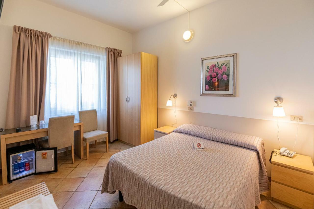 Standard Double Room,816793163:JPEG