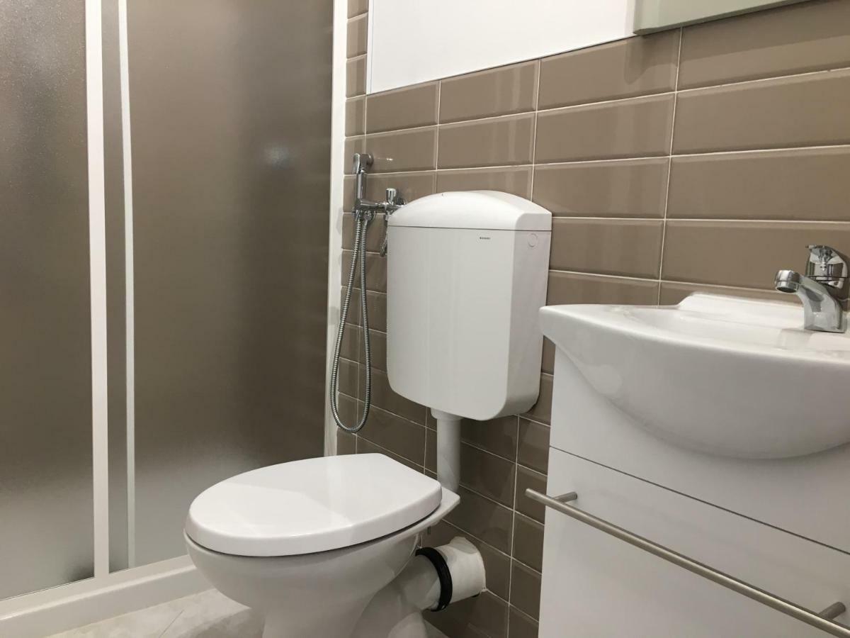 Double Room Private Bathroom