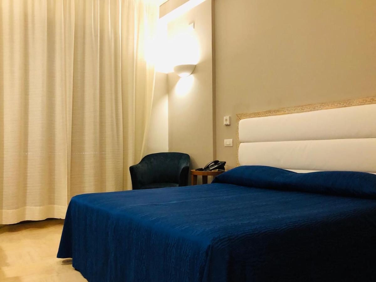 Double or Twin Room Spa Access,925827799:JPEG