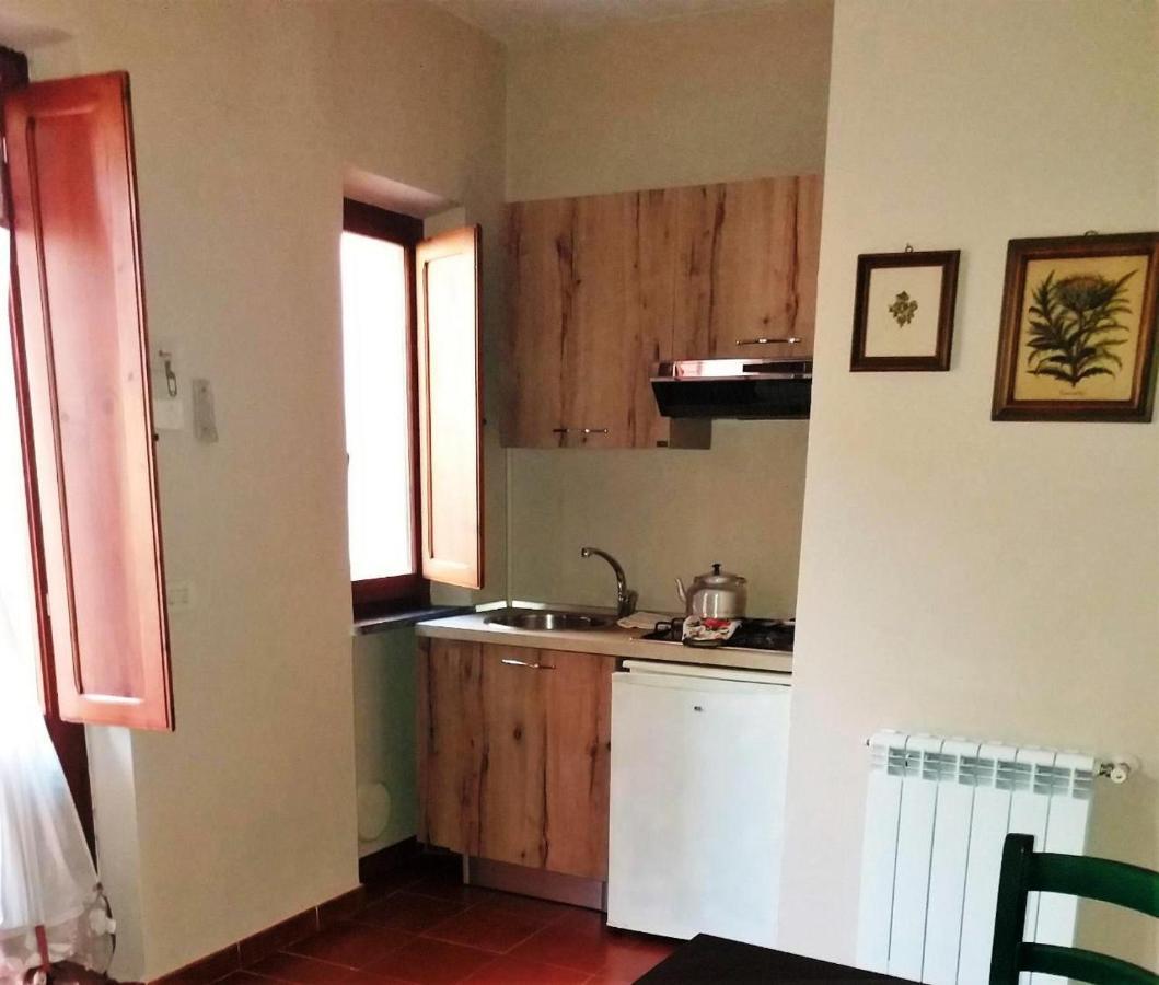 One-Bedroom Apartment,779560977:JPEG