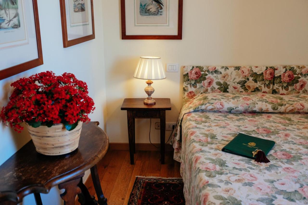 Single Room,906098626:JPEG