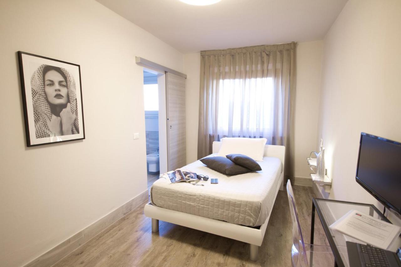 Deluxe Single Room,976632484:JPEG