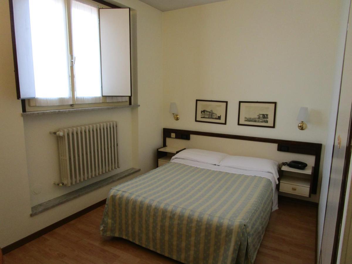 Twin Room,1089067819:JPEG
