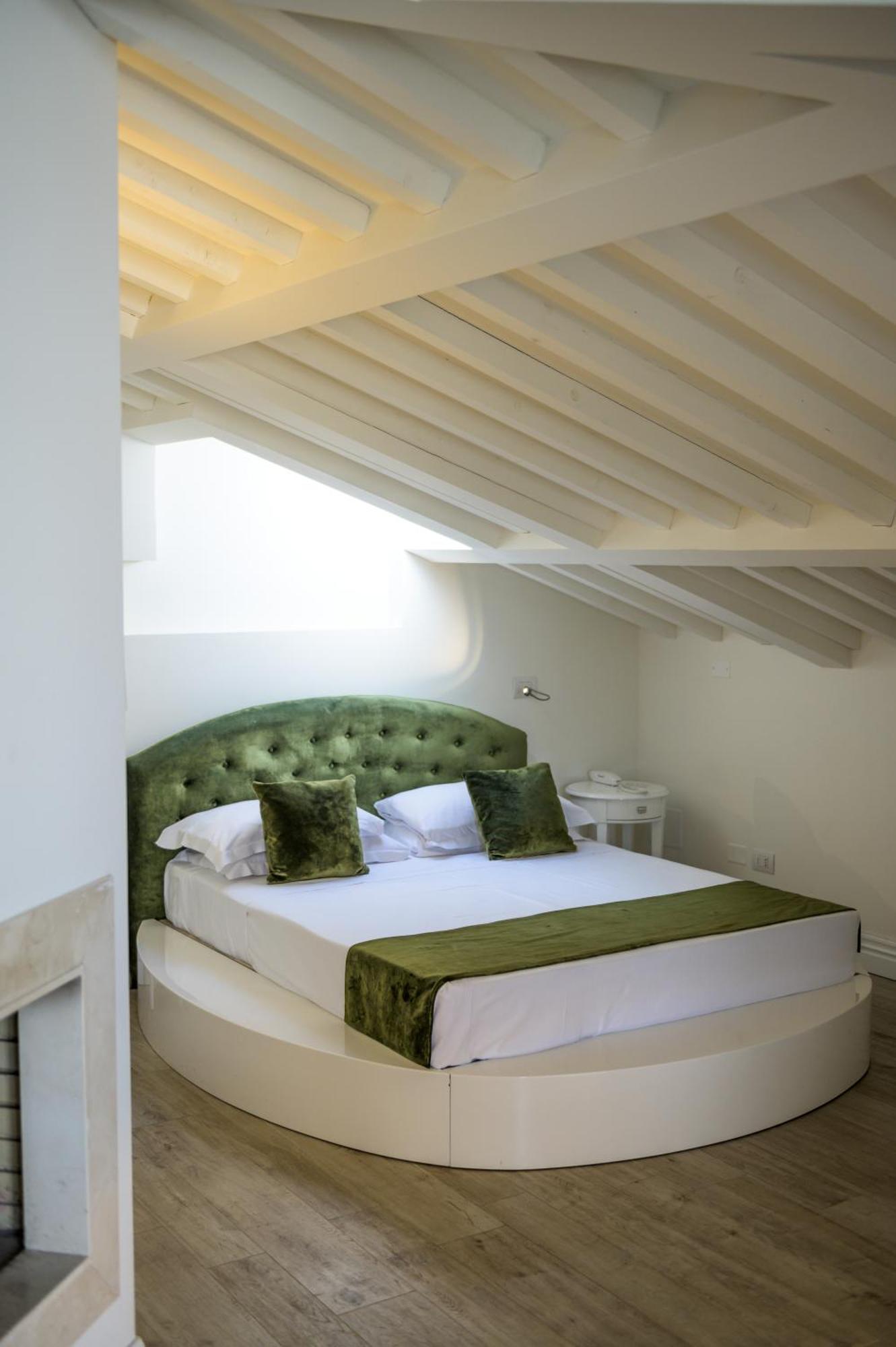 Luxury Triple Room