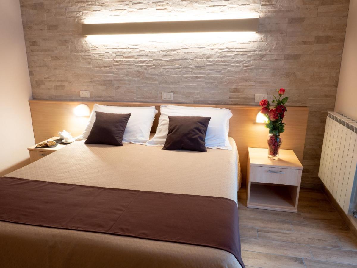 Double Room Balcony or Terrace,411765027:JPEG