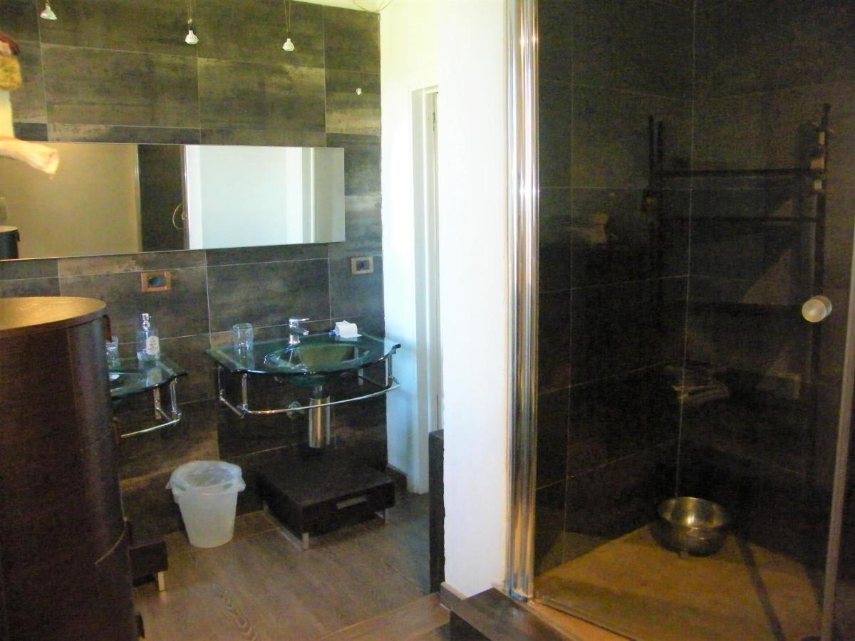 Family Room Private Bathroom