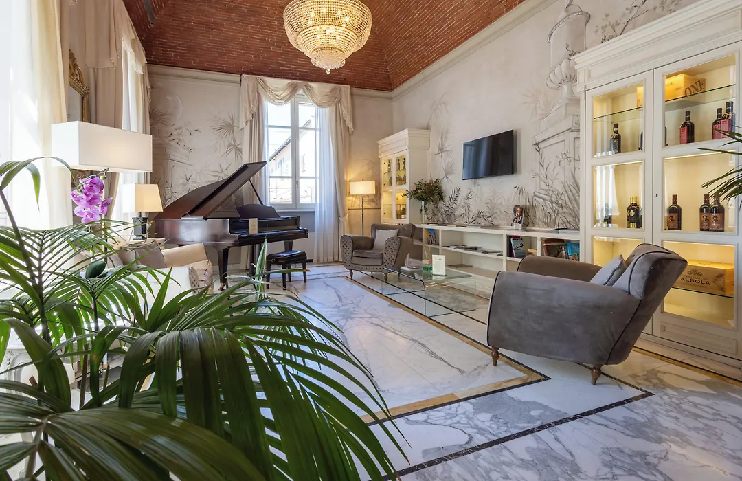 Hotel Embassy-1