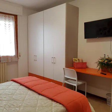 MAYFLOWERS B&B Zona Ospedale Cisanello Pisa-2