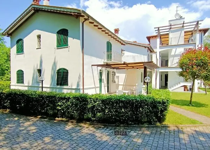 Aparthotel Residenza Casa Bianca Marina di Massa