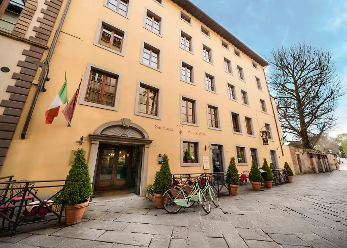 Luxury Hotels in Lucca near Porta Elisa