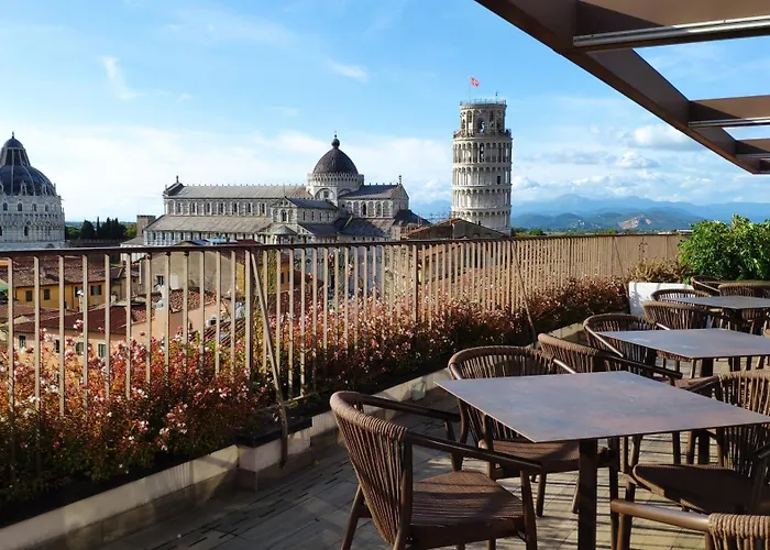 Luxury Hotels in Pisa near Corso Italia Street