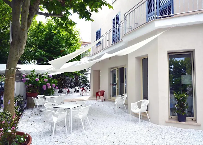 Petit Hotel