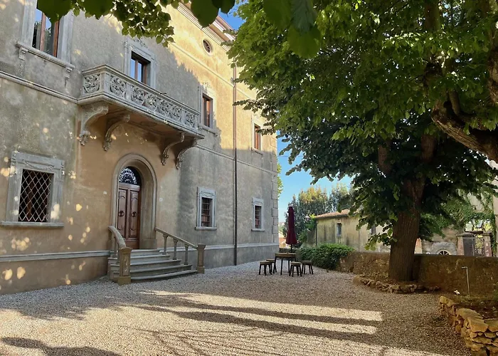 B&B lo scudaio Palazzo Marchionneschi Montescudaio