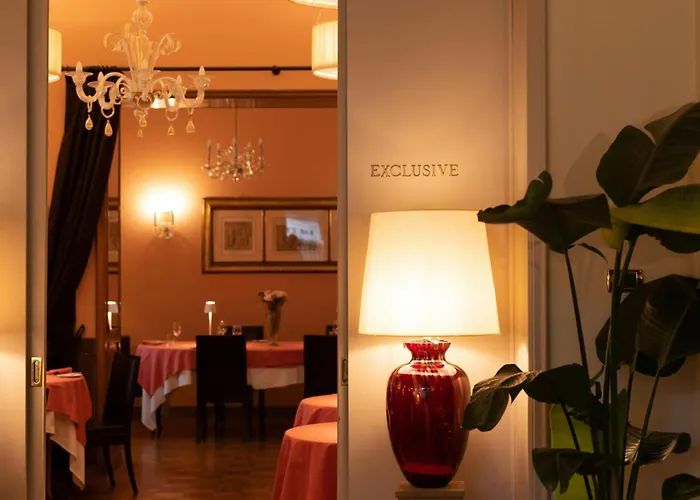 Sina Villa Medici, Autograph Collection