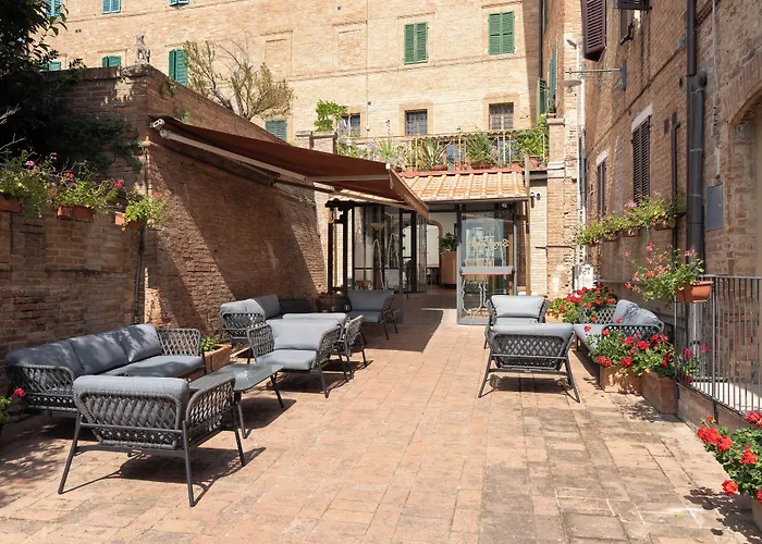 Hotel Borgo Antico Monteroni dʼArbia