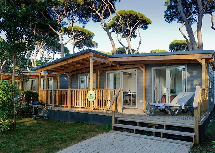 Hu Montescudaio Village