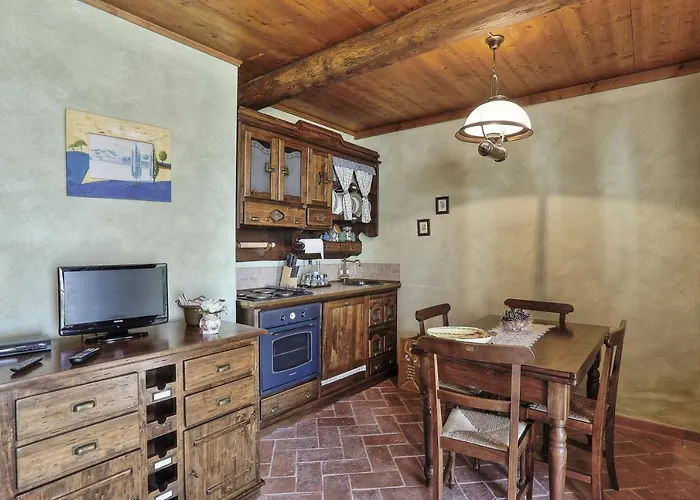 La Porta Di Mignana Aparthotel Vinci